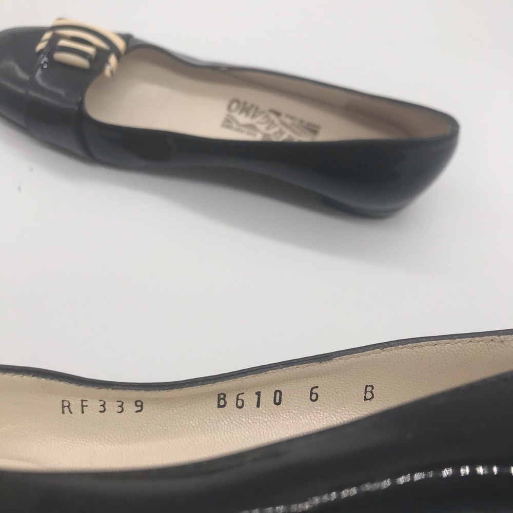 Salvatore Ferragamo size 6B - Picture 6 of 6